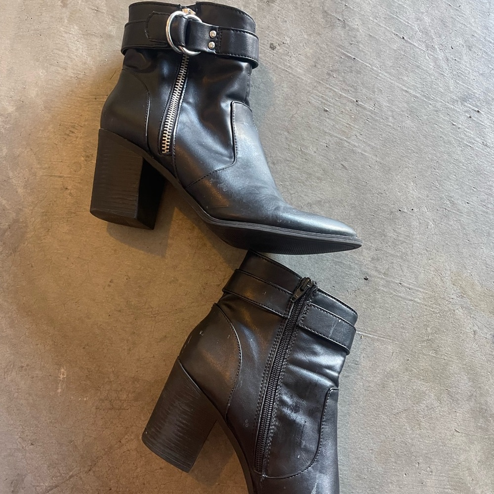 Heeled booties